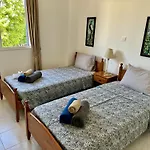 The Garden & Pool Townhouse Casa vacanze