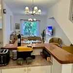 The Garden & Pool Townhouse Casa vacanze *