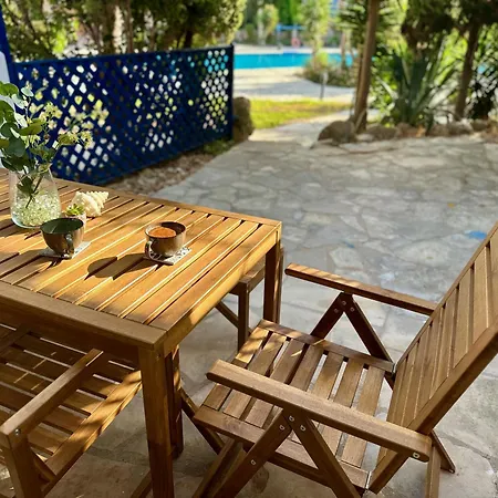 The Garden & Pool Townhouse * פאפוס