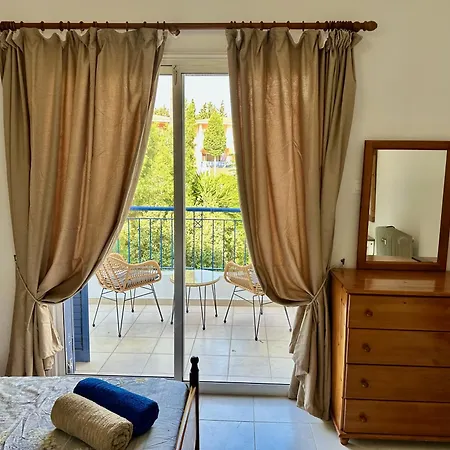 The Garden & Pool Townhouse * Paphos