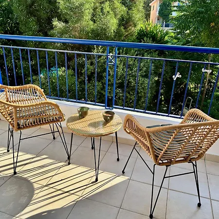 The Garden & Pool Townhouse בית נופש פאפוס