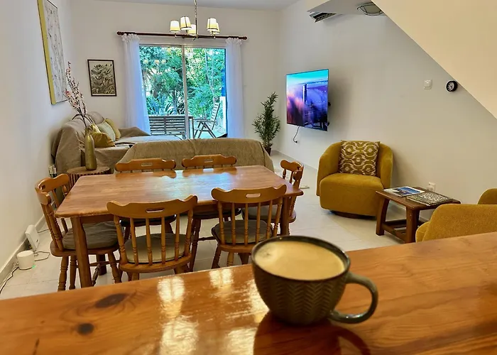 The Garden & Pool Townhouse