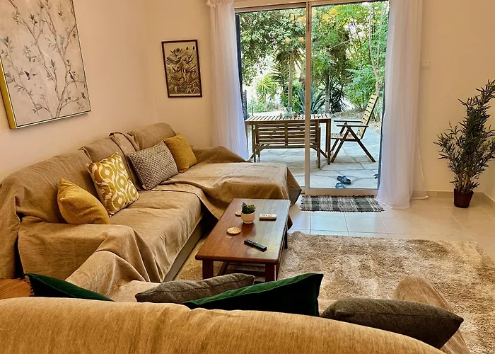 The Garden & Pool Townhouse Feriehus *