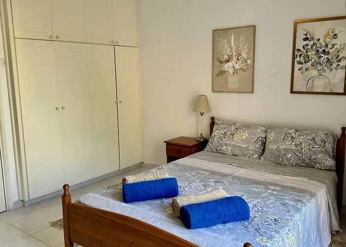 The Garden & Pool Townhouse Paphos