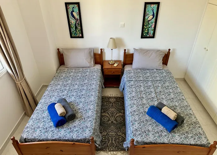 Prázdninový dům The Garden & Pool Townhouse *