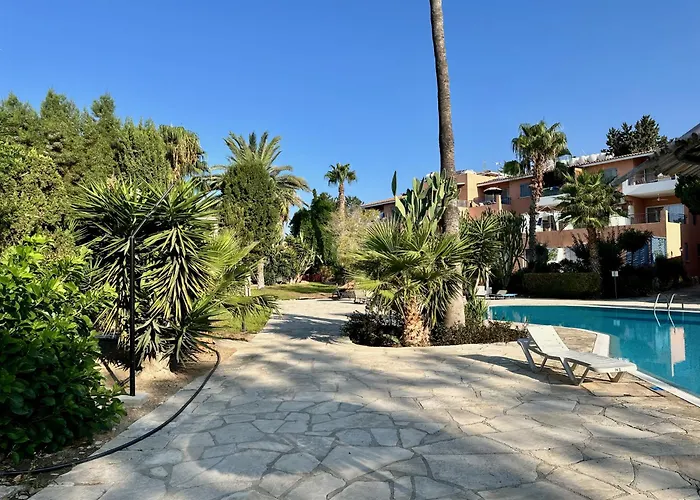 The Garden & Pool Townhouse Feriehus *