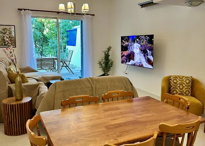 The Garden & Pool Townhouse Prázdninový dům *