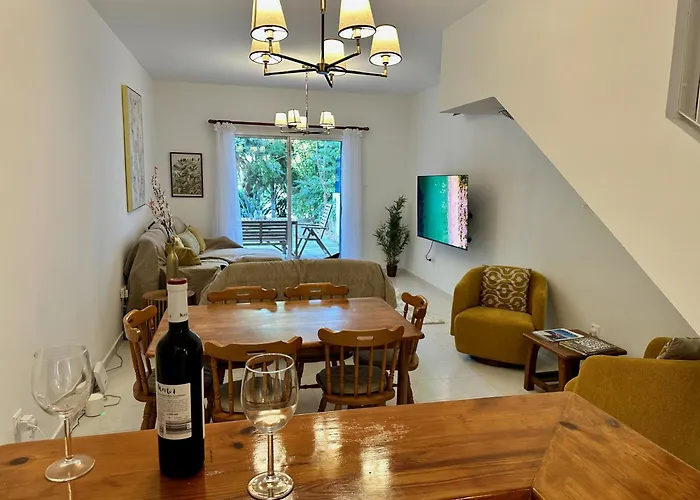 The Garden & Pool Townhouse