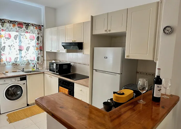 The Garden & Pool Townhouse * Paphos