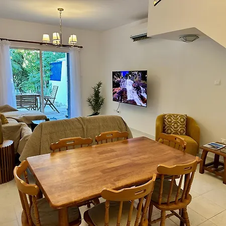 The Garden & Pool Townhouse