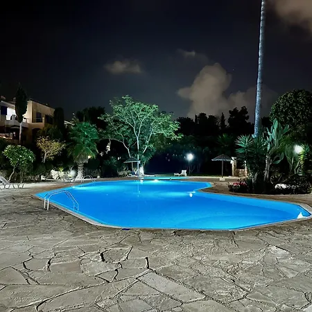 The Garden & Pool Townhouse Tatil Evi *