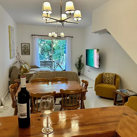 The Garden & Pool Townhouse